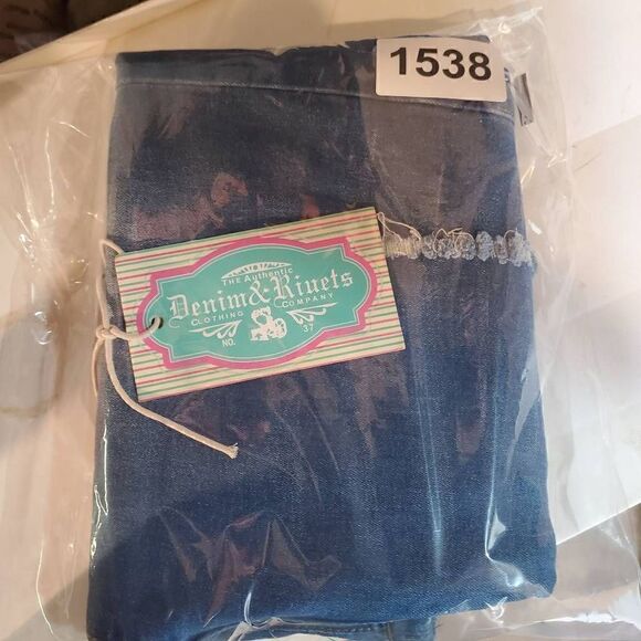 Denim & Rivets Shorts Womens 20 Blue Distressed  Medium Wash Bermuda Denim - Picture 10 of 10